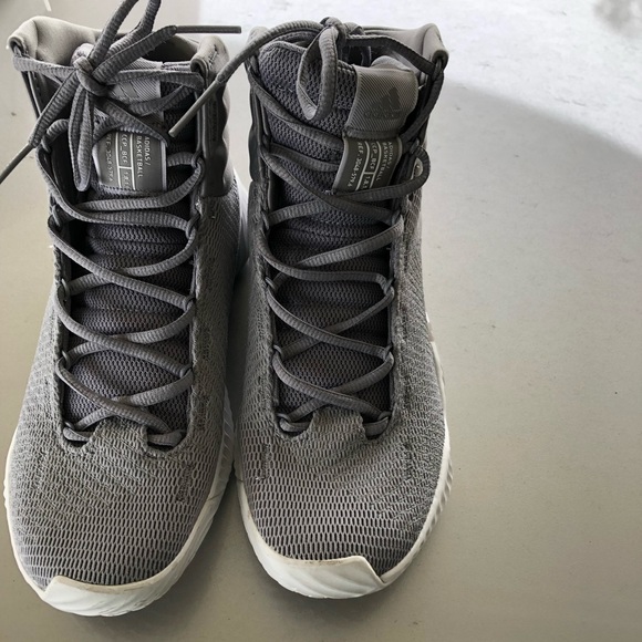 Adidas basketball shoes - Picture 1 of 8